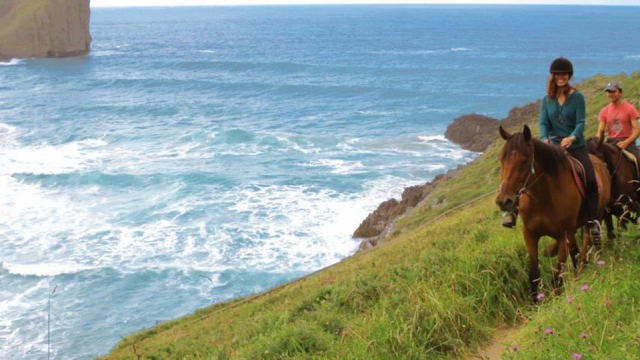 Por la costa asturiana a caballo